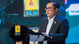 Direktur Perencanaan Korporat dan Pengembangan Bisnis PLN, Hartanto Wibowo saat membuka acara PLN Startup Day 2025, di Kantor Pusat PLN, Jakarta, Rabu (21/5). Dalam sambutannya, Hartanto menyampaikan bahwa sejak 2023, PLN telah membangun ekosistem startup yang konkret dan terstruktur.