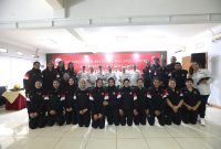 Keterangan Foto 4: Gubernur Jawa Tengah didampingi Direktur Utama Pertamina, Komisaris Utama Pertamina dan Plt Direktur Utama PT Pertamina Patra Niaga melakukan pengisian perdana produk Pertamax Green 95 yang dimulai pemasarannya pada hari ini Kamis, 5 Juni 2025 di Kota Semarang dalam rangka memperingati Hari Lingkungan Hidup Sedunia.