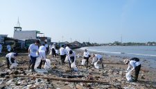 Memperingati Hari Lingkungan Hidup Sedunia 2025, Zero Waste Warriors PLN Energi Primer Indonesia (PLN EPI) bersama PLN Indonesia Power UBP Banten 2 Labuan, Pandawara Grup dan Komunitas lingkungan melaksanakan aksi nyata pembersihan pantai (Coastal Clean Up) di kawasan Teluk Labuan, Pandeglang, Banten, pada Rabu (4/6/2025).