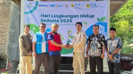 Dalam rangka memperingati Hari Lingkungan Hidup Sedunia tahun PLN EPI bersama PT PLN Indonesia Power UBP 2 Banten Labuan dan Mapala STKIP Babunnajah melaksanakan kegiatan penghijauan dengan menanam 500 pohon buah di kawasan Gunung Aseupan, Provinsi Banten, pada Kamis (5/6).