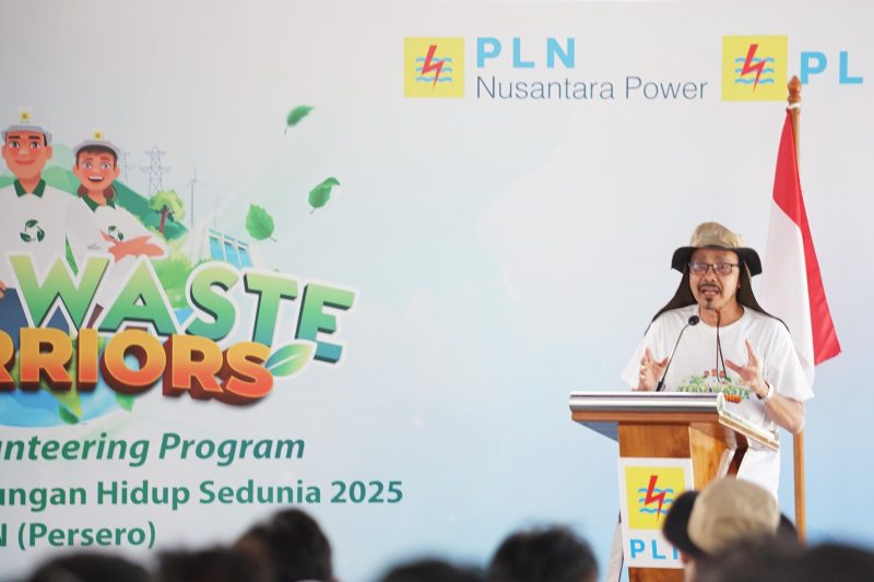 Direktur Pengendalian Pencemaran dan Kerusakan Wilayah Pesisir dan Laut Kementerian Lingkungan Hidup, Sayid Muhadhar, saat membuka acara puncak Zero Waste Warriors, di Bekasi, Kamis (12/6) dalam rangka memperingati Hari Lingkungan Hidup Sedunia 2025. Ia memberikan apresiasi atas inisiatif PLN dalam mendorong kolaborasi multisektor untuk pelestarian lingkungan.