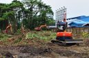PT LNG Nias Gasifikasi, Special Purpose Company (SPC) yang didirikan PLN Energi Primer Indonesia bersama PT Berkat Samudra Gemilang Lines (BSGL) guna mengembangkan infrastruktur LNG di Klaster Nias, Sumatera Utara melakukan proses pembersihan lahan (land clearing) sebagai awal tanda dimulainya  konstruksi proyek gasifikasi klaster Nias pada Rabu (11/6).