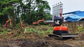 PT LNG Nias Gasifikasi, Special Purpose Company (SPC) yang didirikan PLN Energi Primer Indonesia bersama PT Berkat Samudra Gemilang Lines (BSGL) guna mengembangkan infrastruktur LNG di Klaster Nias, Sumatera Utara melakukan proses pembersihan lahan (land clearing) sebagai awal tanda dimulainya  konstruksi proyek gasifikasi klaster Nias pada Rabu (11/6).