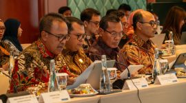 Direktur Utama PLN Nusantara Power Ruly Firmansyah (kiri) saat memberikan laporan Laporan Pertanggungjawaban Tahunan pada Rapat Umum Pemegang Saham yang dilaksanakan pada kamis (19/6). PLN Nusantara Power membukukan laba bersih yang disetorkan kepada pemegang saham sebesar Rp 12,91 Triliun. Selain itu melalui kinerja joint venture PLN NP menyumbangkan 13, 23% kepada laba bersih PT PLN (Persero).