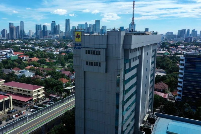 Tampak udara Gedung PLN Kantor Pusat di daerah Kebayoran Baru, Jakarta Selatan. Sepanjang tahun 2024, PLN berhasil mencatat kinerja keuangan yang kokoh dengan memperbaiki debt to equity ratio (DER) menjadi sebesar 38,02% serta meningkatkan consolidated interest coverage ratio (CICR) menjadi 3,71 kali sekaligus memperkuat kapasitas Perseroan dalam menjalankan strategi investasi jangka panjang.