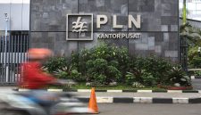 Tampak salah satu muka Kantor PLN Pusat yang berada di daerah Kebayoran Baru, Jakarta.