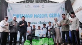 PLN EPI menggelar program khitanan massal gratis sebagai bentuk komitmen Perusahaan dalam mendukung peningkatan kualitas kesehatan anak-anak dari keluarga prasejahtera.