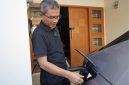 Ilustrasi pelanggan sedang melakukan pengisian daya kendaraan listrik di rumahnya. Hingga saat ini, total lebih dari 51 ribu pelanggan telah menikmati kemudahan layanan Home Charging Services dari PLN di mana terdapat penambahan 20.053 pelanggan baru pada periode Januari hingga Juni 2025. Jumlah penambahan tersebut naik 239% dibandingkan periode yang sama di tahun 2024 sebanyak 8.358 pelanggan.