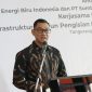 Direktur Utama PLN, Darmawan Prasodjo, saat memberikan sambutan pada agenda Penandatanganan Nota Kesepahaman terkait Kerja Sama Penyediaan Infrastruktur Stasiun Pengisian Kendaraan Listrik Umum (SPKLU) antara PLN dengan MEBI dan Alfamart, di Tangerang, Banten pada Rabu (23/7).