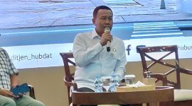 Direktur Jenderal Perhubungan Darat (Hubdat) Kementerian Perhubungan Aan Suhana acara press background bertema Keselamatan sebagai Prioritas Utama Transportasi di Kantor Kemenhub, Jakarta , Kamis ( 21/8/2025 )