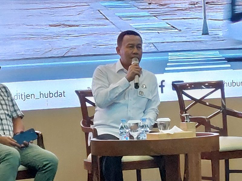 Direktur Jenderal Perhubungan Darat (Hubdat) Kementerian Perhubungan Aan Suhana acara press background bertema Keselamatan sebagai Prioritas Utama Transportasi di Kantor Kemenhub, Jakarta , Kamis ( 21/8/2025 )