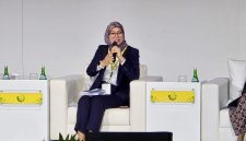 Direktur Distribusi PLN, Arsyadany Ghana Akmalaputri, menegaskan komitmen PLN untuk menghadirkan listrik hingga ke seluruh penjuru negeri sebagai wujud nyata keadilan energi bagi seluruh rakyat Indonesia. Hal ini disampaikannya saat acara Energi dan Mineral Festival di Jakarta, Kamis (31/7),
