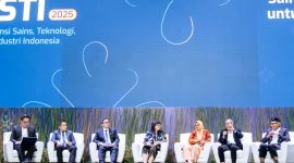 Suasana panel diskusi dalam gelaran acara Konvensi Sains, Teknologi, dan Industri (KSTI) Indonesia 2025 di Bandung, Kamis (7/8).