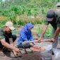 Masyarakat binaan  memanfaatkan kulit buah naga  sebagai bahan pupuk organik dalam  program CSR PIJAR GEMILANG yang diinisiasi oleh PLN Nusantara Power UP Rembang.