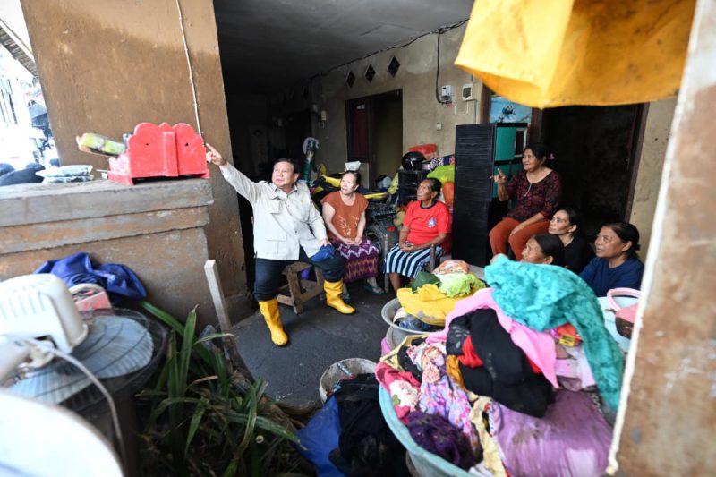 Presiden Prabowo Subianto meninjau wilayah terdampak banjir di Kabupaten Badung, Provinsi Bali, Sabtu, (13/9/2025) / foto ist