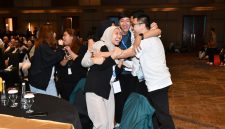 Tim Kampus ITB Pemenang Grand Final Energy Debate Championship meluapkan kegembiraan saat ajang Final National Pertamina Goes To Campus 2025 yang diselenggarakan di Ballroom Grha Pertamina, Jakarta pada Rabu (17/9/2025)
