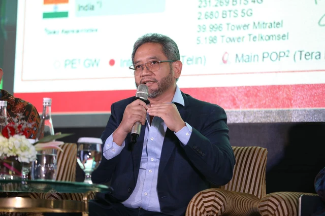 Direktur Strategic Business Development & Portofolio Telkom, Seno Soemadji, saat memberikan paparan pada acara Indonesia Economic Summit 2025 yang diselenggarakan di Shangri-La Hotel, pada (2/10). Foto: dok. Telkom