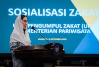 Menteri Pariwisata Widiyanti Putri Wardhana saat sambutan pada acara Sosialisasi Unit Pengumpul Zakat (UPZ) Baznas–Kementerian Pariwisata di Jakarta, Rabu (8/10/2025).