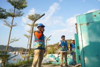 Petugas PLN siaga di berbagai lokasi strategis guna memastikan pasokan listrik andal untuk mendukung terselenggaranya rangkaian agenda HAPUA meetings ke-41 di Labuan Bajo, Kabupaten Manggarai Barat, Nusa Tenggara Timur, pada 29 September hingga 3 Oktober 2025.