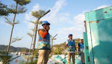 Petugas PLN siaga di berbagai lokasi strategis guna memastikan pasokan listrik andal untuk mendukung terselenggaranya rangkaian agenda HAPUA meetings ke-41 di Labuan Bajo, Kabupaten Manggarai Barat, Nusa Tenggara Timur, pada 29 September hingga 3 Oktober 2025.