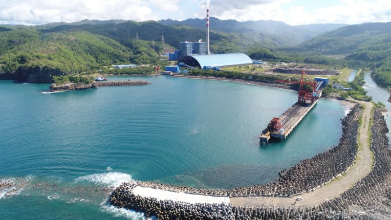 Foto landscape Unit Pembangkit Pacitan berkapasitas 2 x 315 MW yang berlokasi di Desa Sukorejo, Kecamantan Sudimoro, Kabupaten Pacitan. UP Pacitan menjadi salah satu tulang punggung penopang kelistrikan di Jawa Timur.