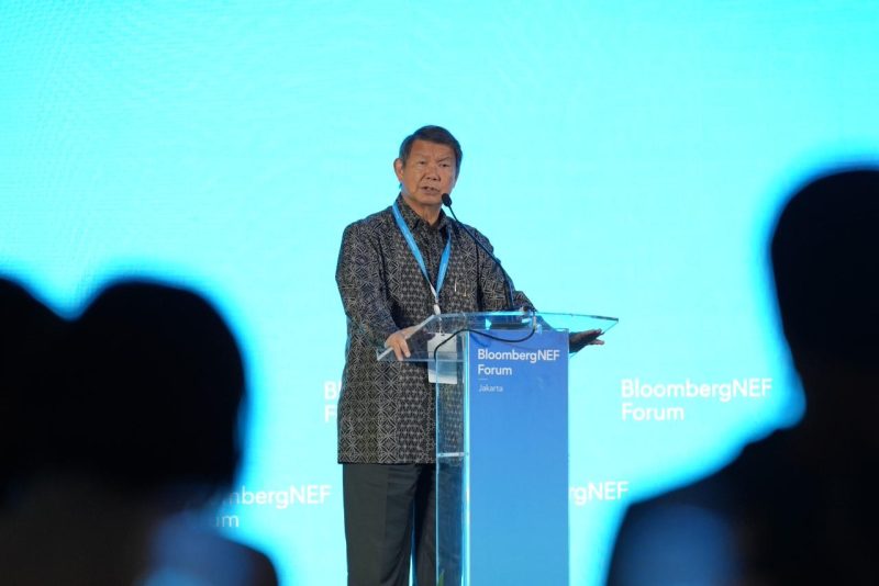 Utusan Khusus Presiden Republik Indonesia Bidang Iklim dan Energi, Hashim Djojohadikusumo, menegaskan posisi Indonesia dalam Paris Agreement RI untuk mencapai Net Zero Emissions di tahun 2060 atau lebih cepat melalui peningkatan utilisasi energi baru terbarukan (EBT) di tanah air pada BloombergNEF Forum di Jakarta, Senin (6/10).
