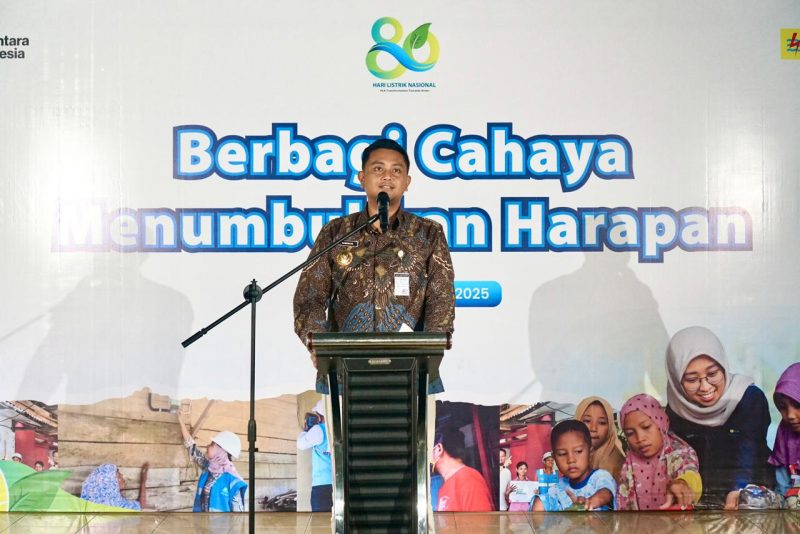 Bupati Klaten, Hamenang Wajar Ismoyo dalam sambutannya saat penyalaan listrik program