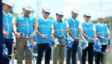 Fasilitas penyimpanan dan regasifikasi LNG (Liquefied Natural Gas) di Tarakan, Kalimantan Utara ini diresmikan oleh  (Dari Kiri ke Kanan) Komisaris Utama PLN EPI Nikson Silalahi (Kiri), Wali Kota Tarakan, dr. H. Khairul, M.Kes,  Direktur Manajemen Pembangkitan PT PLN (Persero), Rizal Calvary Marimbo, Gubernur Kalimantan Utara, Zainal Arifin Paliwang, PLT Direktur Perencanaan dan Pembangunan Infrastruktur Migas Kementerian ESDM, Agung Kuswardono, Direktur Utama PLN Energi Primer Indonesia, Rakhmad Dewanto (Dua dari Kanan), Kepala BIN Daerah Kalimantan Utara, Andri Murhari S.IP, M.Sos (Kanan)