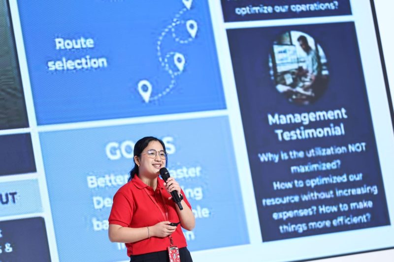 Keterangan Foto 1: CEO Orionex Solusi Digital, Bellatrix, saat melakukan presentasi di babak Final Pitch Pertamuda Seed and Scale 2025 yang diselenggarakan di Yogyakarta, pada Selasa (28/10).