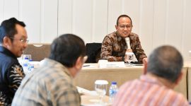 Suasana silaturahmi dan pra-penjurian Dewan Juri Anugerah Jurnalistik Pertamina 2025 bersama Corporate Secretary Pertamina Arya Dwi Paramita, di Jakarta pada Jumat 31/10/2025. Pertemuan ini mempersiapkan Dewan Juri untuk memasuki tahap seleksi dan penilaian karya AJP 2025.