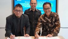 PLN EPI dan Multi Bioenergy Nusantara bergerak nyata menjadikan biomassa sebagai pilar baru ketahanan energi dan tonggak menuju Indonesia Net Zero Emission.

Kiri ke kanan: Hokkop Situngkir, Direktur Biomassa PLN EPI; Dede Rohana Putra, Anggota DPRD Banten; dan Masfet Yones, Direktur Utama PT Multi Bioenergy Nusantara