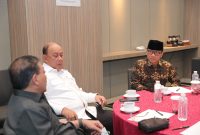 Menteri Desa dan Pembangunan Daerah Tertinggal Yandri Susanto didampingi Sekretaris Jenderal Taufik Madjid dan Kepala Biro Hubungan Masyarakat Andi Nita Arie menghadiri Presentasi Uji Publik, Monitoring dan Evaluasi Keterbukaan Informasi Publik Tahun 2025 yang diselenggarakan di Grand Mercure Kemayoran Jakarta Pusat, Rabu (19/11/2025).
Dok. SIgit Purwanto/Humas Kemendes PDT