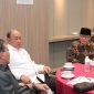 Menteri Desa dan Pembangunan Daerah Tertinggal Yandri Susanto didampingi Sekretaris Jenderal Taufik Madjid dan Kepala Biro Hubungan Masyarakat Andi Nita Arie menghadiri Presentasi Uji Publik, Monitoring dan Evaluasi Keterbukaan Informasi Publik Tahun 2025 yang diselenggarakan di Grand Mercure Kemayoran Jakarta Pusat, Rabu (19/11/2025).
Dok. SIgit Purwanto/Humas Kemendes PDT