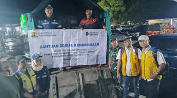 Kementerian PU Salurkan Bansos Bagi Pengungsi Erupsi Gunung Semeru Lumajang