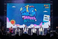 Peluncuran program Gelegar SwaCAM yang diselenggarakan di Bandung, Jawa Barat, pada Sabtu (22/11) oleh Direktur Pelayanan Teknologi Informasi PT PLN Icon Plus, Fintje Lumembang (kiri), Direktur Perencanaan dan Pengembangan PT PLN Icon Plus, Aditya Syarief Darmasetiawan (kedua dari kiri), Executive Vice President Penjualan dan Pelayanan Pelanggan Retail PLN, Joni (kanan), dan Executive Vice President Niaga dan Pemasaran, Nayusrizal N (kedua dari kanan).