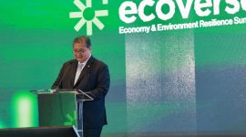 Menteri Koordinator Bidang Perekonomian Republik Indonesia Airlangga Hartarto dalam pidatonya menyampaikan bahwa Indonesia akan membangun PLTSa mulai 2026. Pembangunan PLTSa ini sangat penting untuk mengurangi permasalahan sampah dan mendorong perkembangan sektor pariwisata Indonesia. Foto: Dok. Bloomberg Technoz