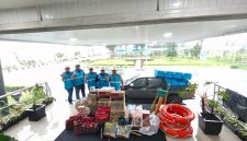 Tim Tanggap Darurat PLN Nusantara Power UP Belawan beserta perbekalan yang akan dibawa untuk menembus daerah yang terkepung banjir. Selain membatu warga, tim yang diberangkatkan pada Kamis (27/11) ini juga menyiapkan kondisi untuk pengiriman bantuan dari PLN NP selanjutnya.