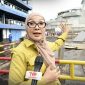 Anggota Komisi VII DPR RI, Erna Sari Dewi, saat diwawancarai usai melakukan kunjungan kerja ke PT PAL Indonesia (Persero) di Surabaya, Senin (8/12/2025). ( foto Ist )