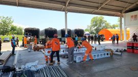 Dukungan armada truk dari TNI Angkatan Darat (AD) turut membantu pendistribusian material tower darurat beserta para personel PLN ke titik-titik tower terdampak yang masih dapat dijangkau dengan jalur darat. Kolaborasi ini dilakukan untuk mendorong percepatan recovery kelistrikan pascabencana Aceh.