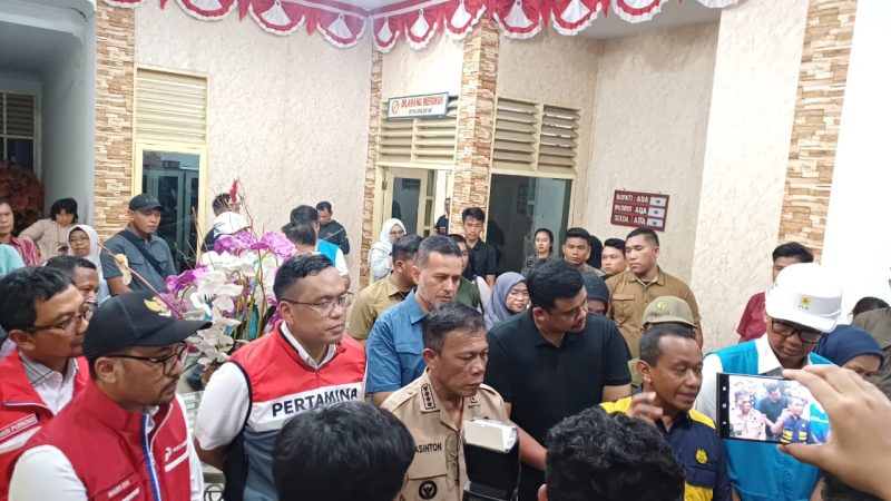 Menteri ESDM dan Dirut Pertamina meninjau ketersediaan energi dan bantuan kemanusiaan di Aceh, Sumut, dan Sumbar. ( foto Ist )