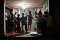 Warga Kabupaten Agam bersorak-sorai merayakan listrik yang kembali menyala pascabencana banjir dan tanah longsor yang menerjang Sumatra Barat. Kini, listrik di wilayah Sumatra Barat berhasil pulih 100% setelah Kabupaten Agam sebagai wilayah terdampak terakhir berhasil menyala penuh pada Jumat (5/12) pukul 17:53 WIB.