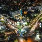 Tampak udara gemerlap lampu pada malam hari pascapulihnya kelistrikan Kota Banda Aceh (18/12).