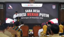 Menteri Desa dan Pembangunan Daerah Tertinggal Mendes PDT Yandri Susanto menghadiri Saba Desa sekaligus pelantikan Asosiasi Pemerintah Desa Seluruh Indonesia (APDESI) Merah Putih Provinsi Jawa Timur di Pendopo Lokatantra Kabupaten Lamongan, Senin (22/12/2025).