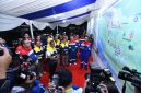 Menteri ESDM Bahlil Lahadalia didampingi Direktur Utama Pertamina Simon Aloysius Mantiri beserta rombongan melakukan peninjauan ke gallery walk di Intergrated Terminal Jakarta dalam acara Kunjungan Satgas Nataru, pada Minggu (28/12).
