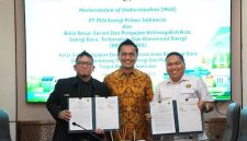 PLN Energi Primer Indonesia (PLN EPI) menandatangani Nota Kesepahaman dengan BBSP KEBTKE untuk memperkuat pengembangan bioenergi sebagai instrumen penurunan emisi karbon. Kerja sama difokuskan pada pengujian, standardisasi, dan penyusunan kajian teknis bioenergi guna mendukung transisi energi, ketahanan energi nasional, serta target Net Zero Emission.