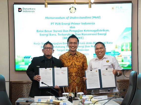 PLN Energi Primer Indonesia (PLN EPI) menandatangani Nota Kesepahaman dengan BBSP KEBTKE untuk memperkuat pengembangan bioenergi sebagai instrumen penurunan emisi karbon. Kerja sama difokuskan pada pengujian, standardisasi, dan penyusunan kajian teknis bioenergi guna mendukung transisi energi, ketahanan energi nasional, serta target Net Zero Emission.