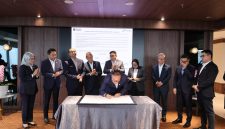 Komisaris Utama PT Pertamina (Persero), Mochamad Iriawan bersama jajaran Direksi Pertamina group melakukan penandatanganan komitmen Pertamina Group dalam implementasi PSPK 1 dan PSPK 2 dalam acara Sustainability Transcendence Forum Series V yang diselenggarakan di Executive Lounge Grha Pertamina, Jakarta, Kamis, (15/01/2026)