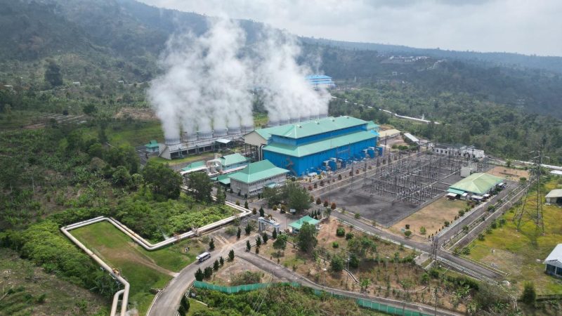 Tampilan Pembangkit Listrik Tenaga Panas Bumi (PLTP) Ulubelu di Lampung berkapasitas 110 megawatt (MW). PLTP ini menjadi salah satu pembangkit PLN yang berkontribusi terhadap layanan REC PLN.