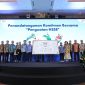 Jajaran Direksi Pertamina Group menandatangani komitmen bersama Health Safety Security Enviromental Pertamina Group dalam acara Bulan K3 & Leaders Forum Pertamina 2026 yang diselenggarakan di Ballroom Grha Pertamina, Jakarta, Kamis, (22/01/2026).
