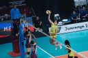 Pemain asing Jakarta Electric PLN Mobile Celeste Plak melakukan smash keras saat menghadapi Bandung BJB Tandamata dalam lanjutan Proliga 2026 yang berlangsung di GOR Ken Arok, Malang, Jawa Timur, Sabtu (7/2)